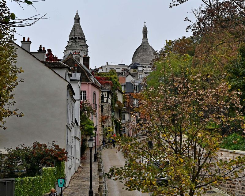 Back area of the Sacr Coeur. 