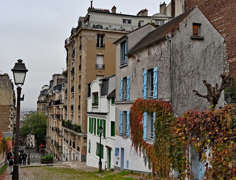 Rue des Saules.