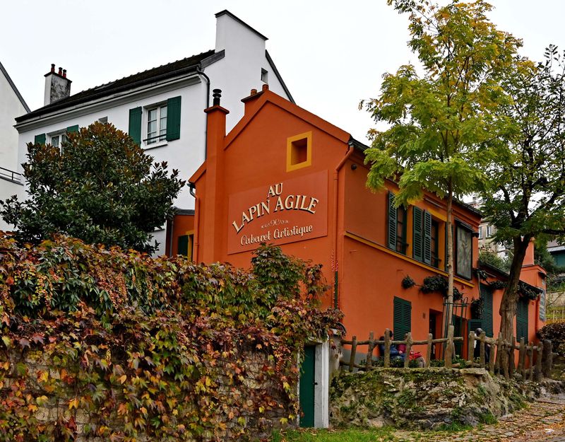 The famous cabaret Lapin Agile.