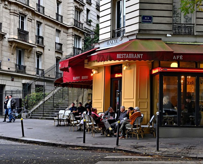 Bar Le Halte, at rue Custine.