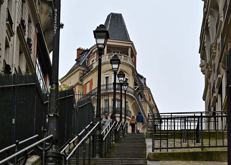 Stairs at rue Becquerel. 