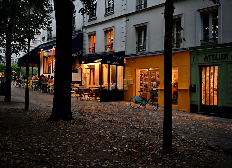 20me arrondissement, at evening.