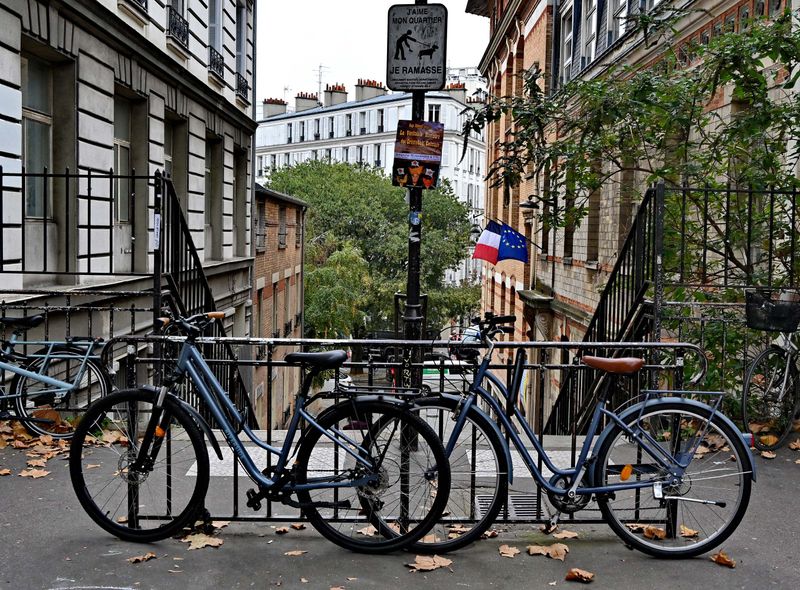 Rue Pyrnes.