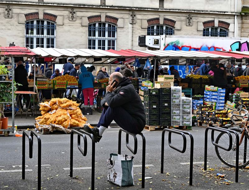 Near the market, at Bd de Belleville. 