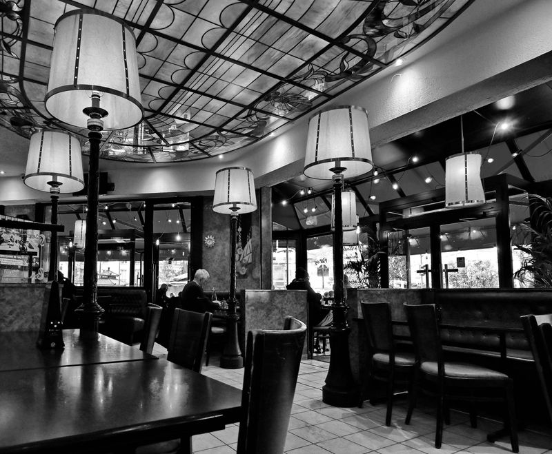 The restaurant La Veilleuse at the Bd de Belleville, limit of the 19me and the 20me. 