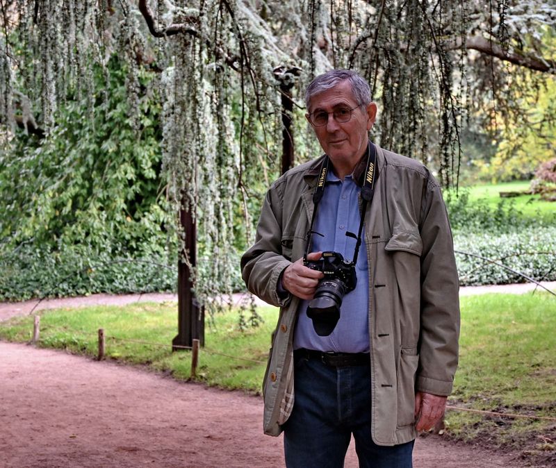 Fahd with his Nikon D750 (2024). 
