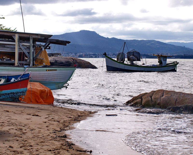 Olympus E-330; the Ponta do Leal.
