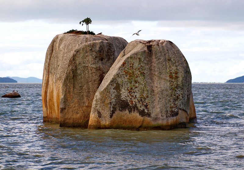 Olympus E-330; the Ponta do Leal.