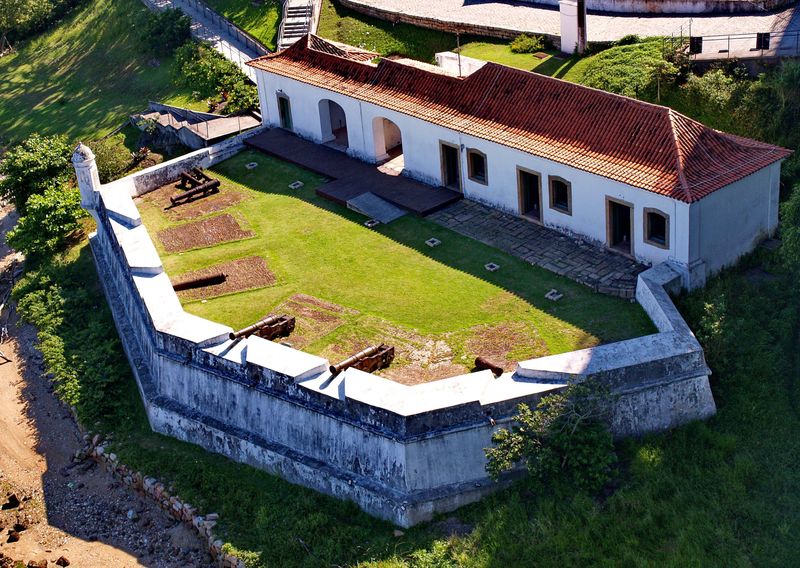 Olympus E-330; Forte Santana, picture taken from the bridge.
