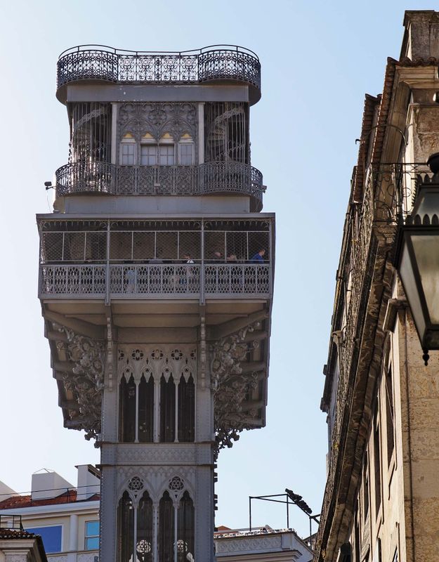 Lisbon; detail of the elevator. 