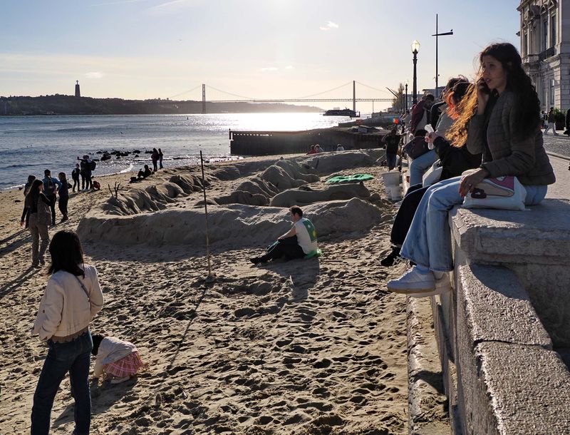Lisbon; near the Praa do Comrcio. 