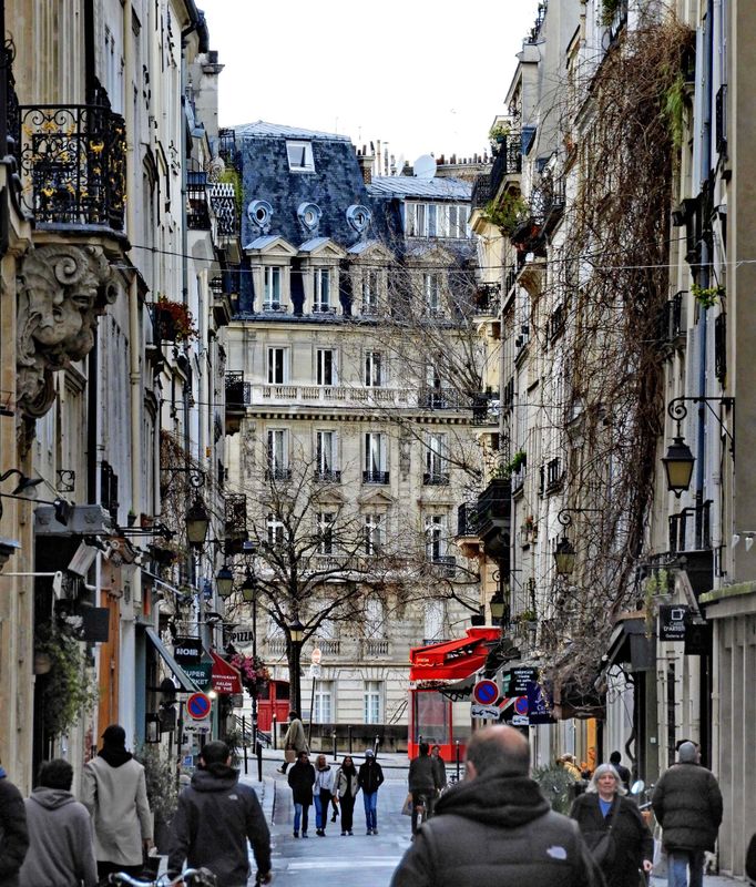 Île Saint-Louis; Rue Saint-Louis en Île.