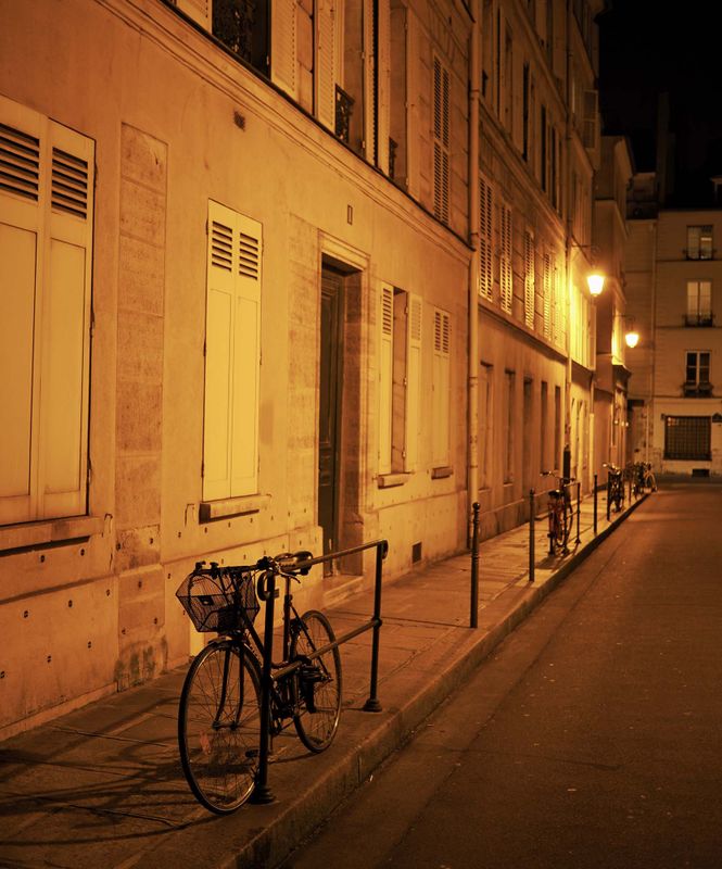 le Saint-Louis; Rue Boutarel.