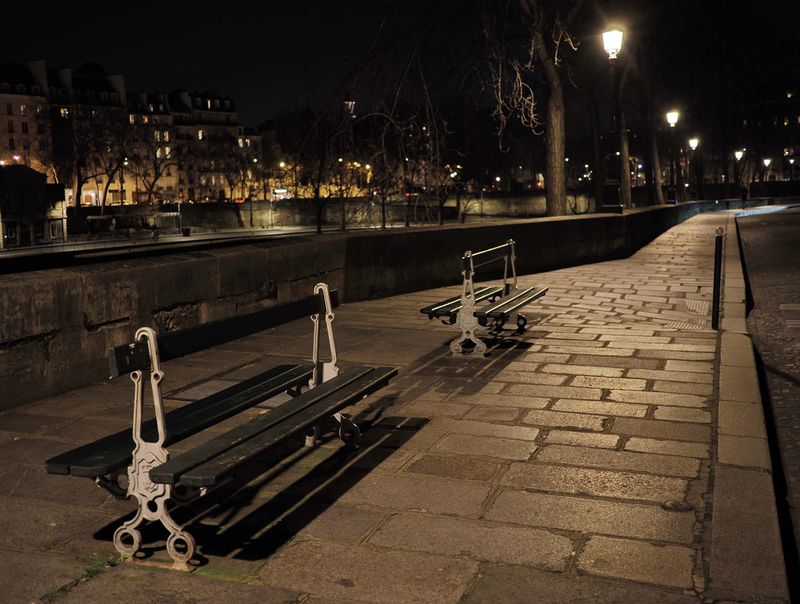 le Saint-Louis; Quai de Bourbon. 