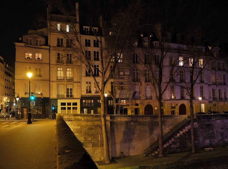 le Saint-Louis; Quai de Bourbon. 