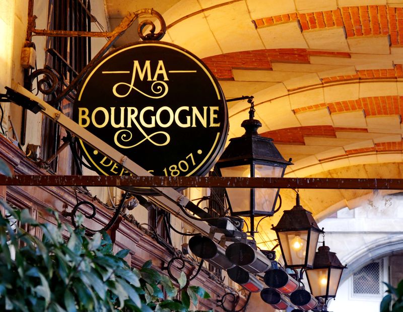 Le Marais; Place des Vosges, the Ma Bourgogne (around 200 years old)  restaurant.