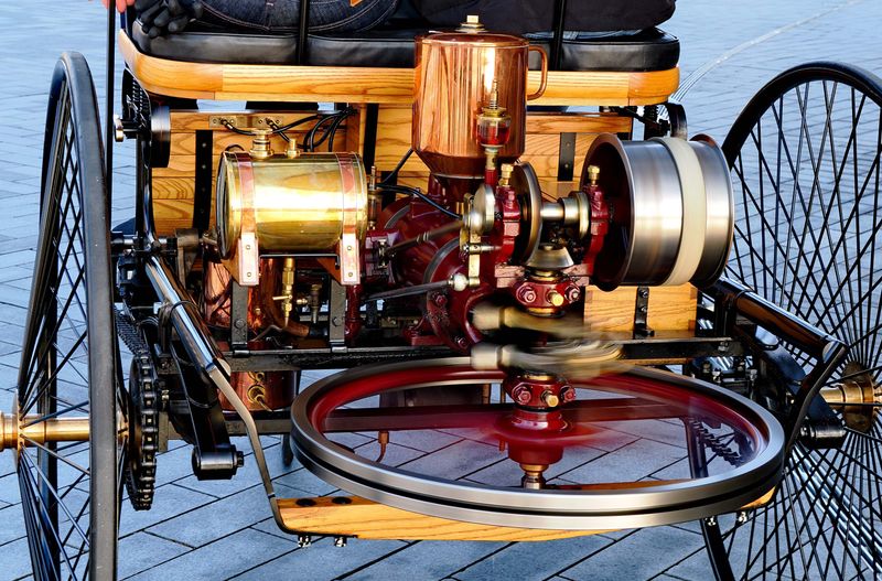 The gas engine was used in this car by 1881 (as I understood).