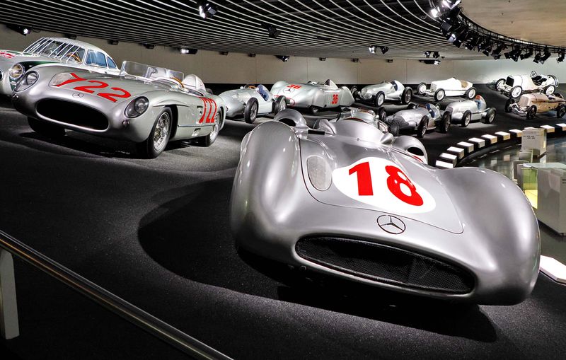 Classical (50s, 60s) competition cars. 