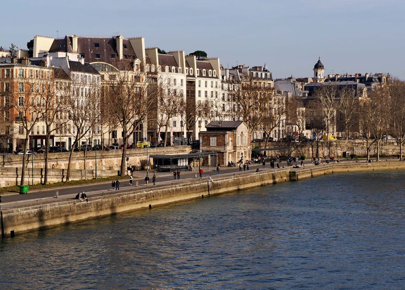 The banks of the Seine river near Pont-Marie. 