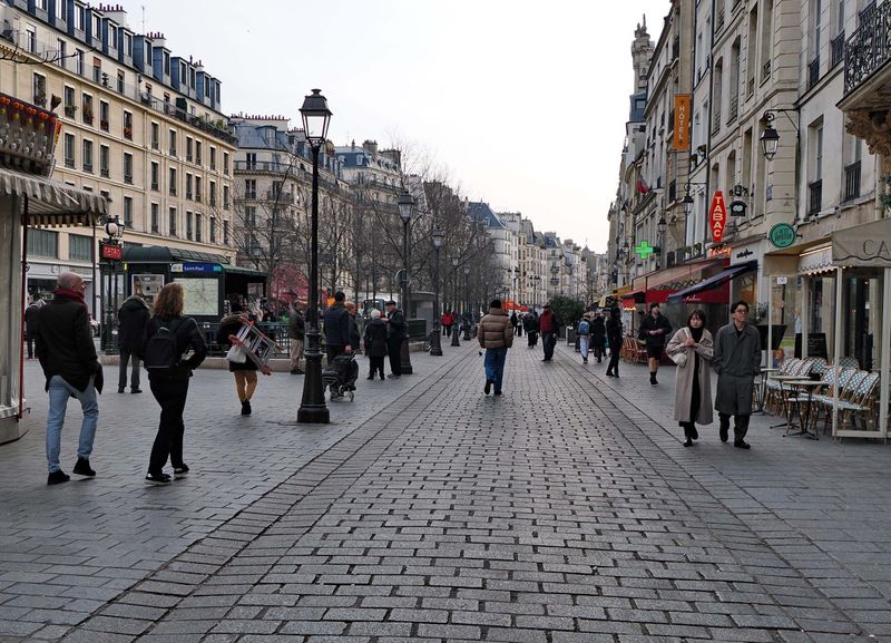Rue saint-Antoine. 