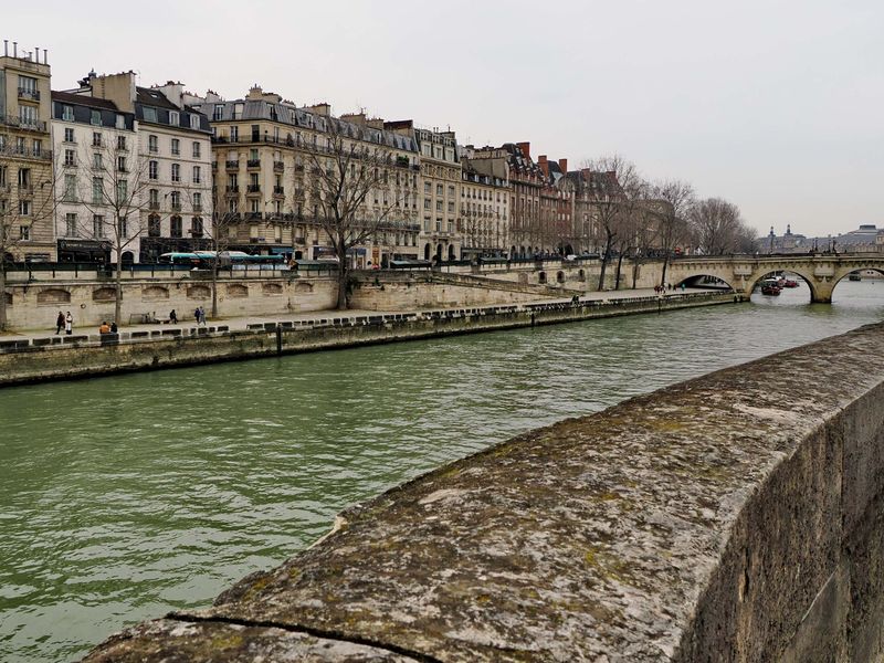 Quai des Grands Augustins.