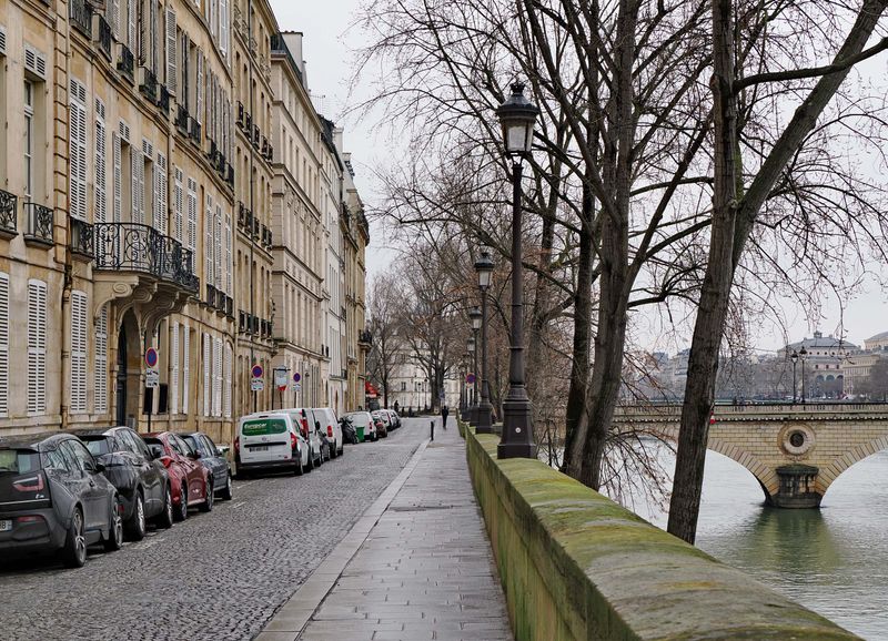 Quai des Bourbons (Île de Saint-Louis).