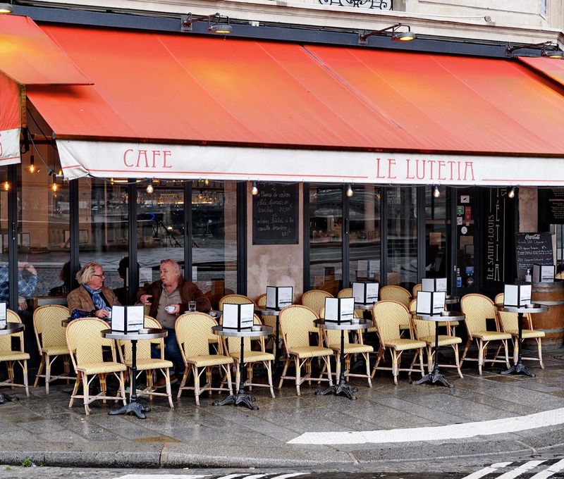 Le Lutetia bar at Île Saint-Louis.