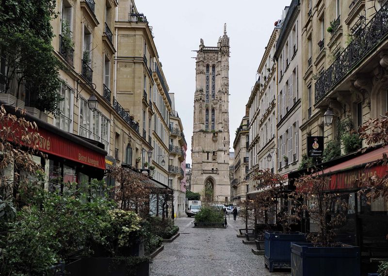 La Tour Saint-Jacques, seen from Rue Nicolas Flamel.