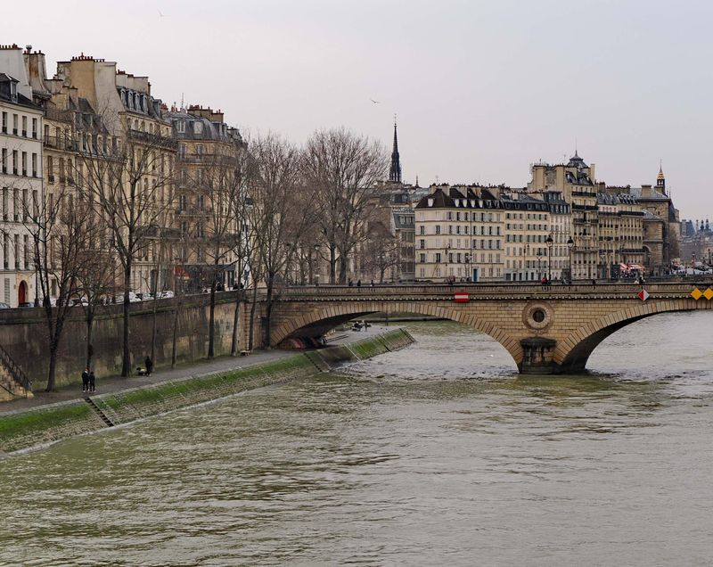 Pont Louis-Philippe at Île Saint-Louis.