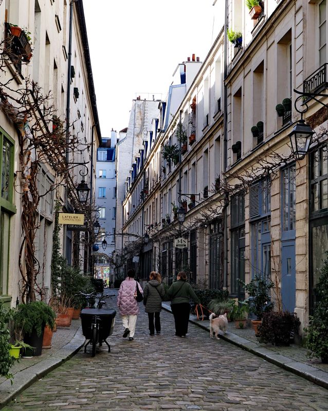Near Bastille, pedestrian street near Rue de la Roquette.