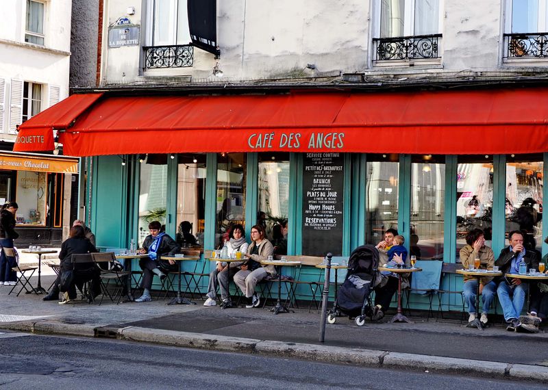 The Café des Anges, rue da la Roquette.