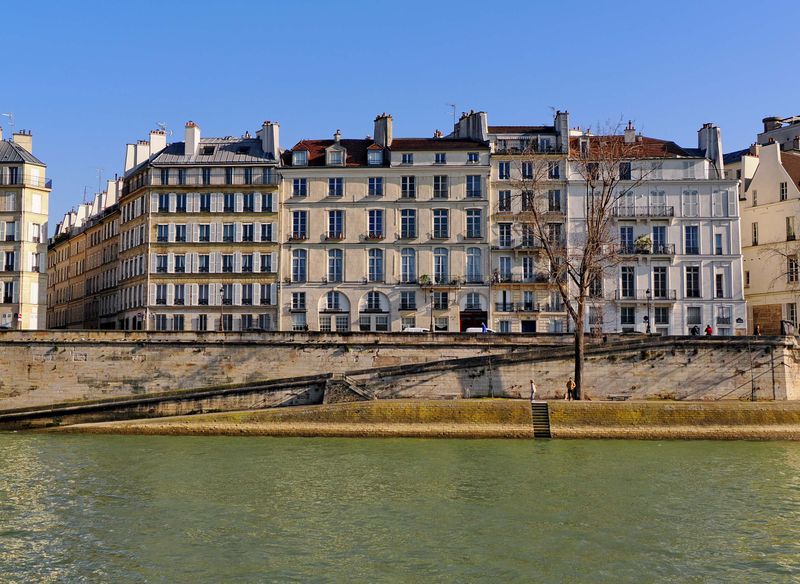 Bateau Mouche tour: le Saint-Louis.