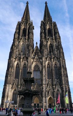 Cologne: the Gorgeous Cathedral and the Surroundings (2022)