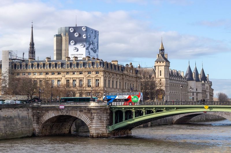 Pont Notre-Dame & Tour de l'Horloge du Palais de la Cit