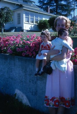 Teresa, Joanne holding Tim