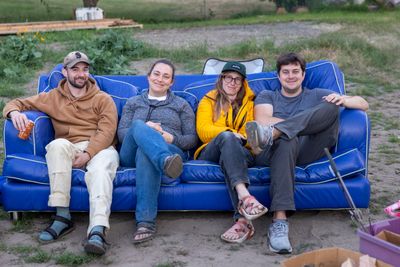 Blue couchers