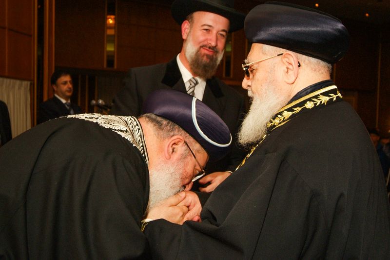 הרב עובדיה עם הרבנים ̶