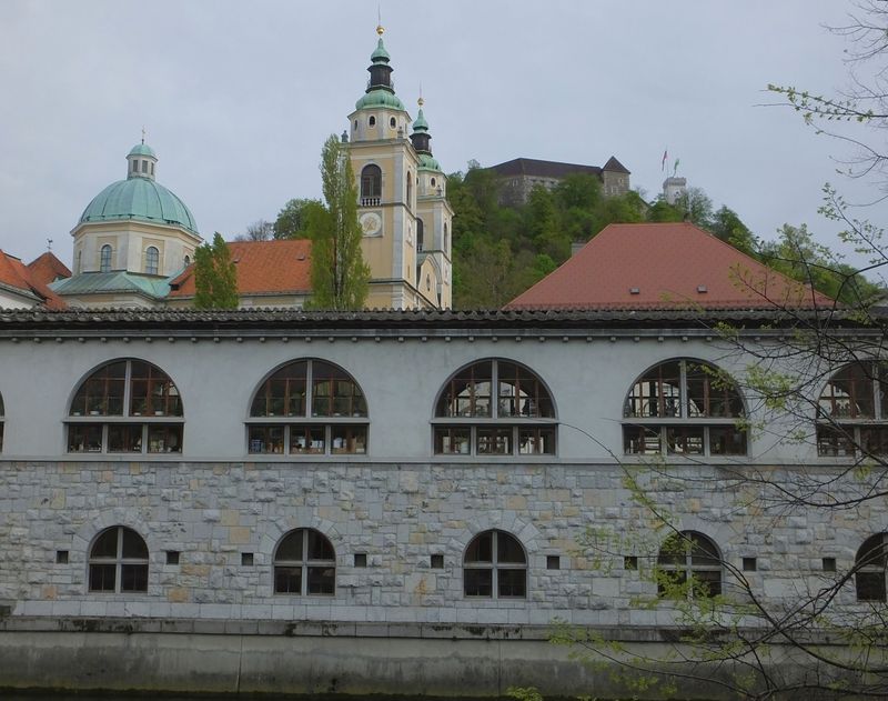 Plecnik Market Colonnade_St Nicholas Cathedral and Castle