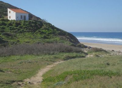 Entrance to Vale de Figueiras beach