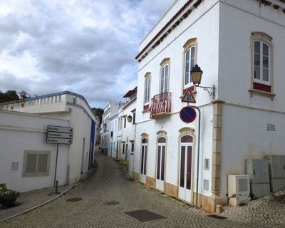 Alte near Church