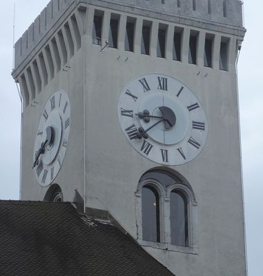  Castle clock