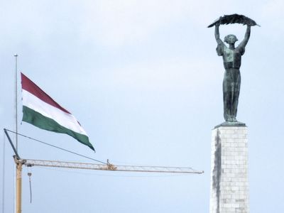 Liberty Statue and Hungarian flag
