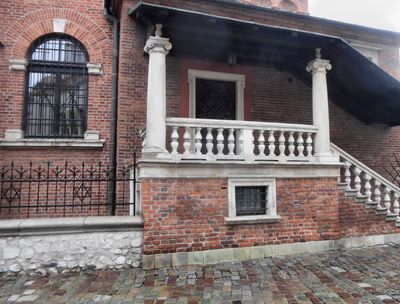 Old Synagogue side view