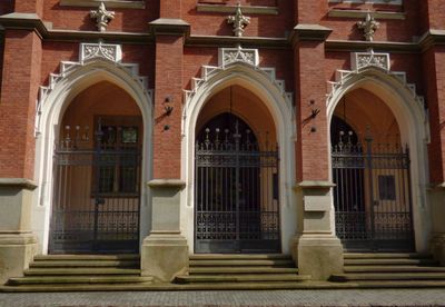 New College detail