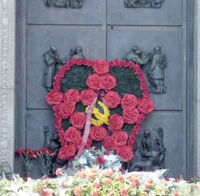 Slavin_memorial to and graves of Soviet soldiers who liberated Bratislava April 1945