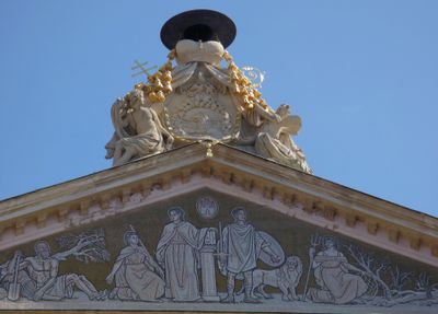 Primates Palace detail