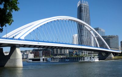 Apollo Bridge_Eurovea Complex and river cruiser