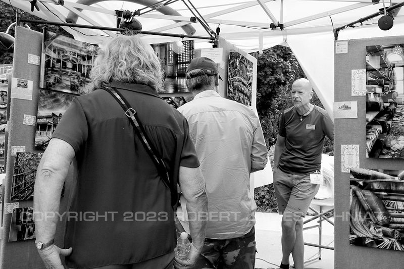 Artist and Customers 23.jpg