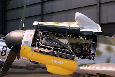 Messershmidt Me-109G engine.jpg