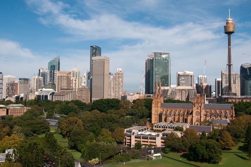 Rooftop view of the city of Sydney, looking west from Woolloomooloo